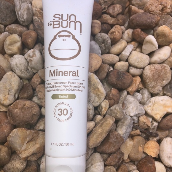 Sun Bum vegan spf 30 tinted sunscreen face lotion - Picture 1 of 4